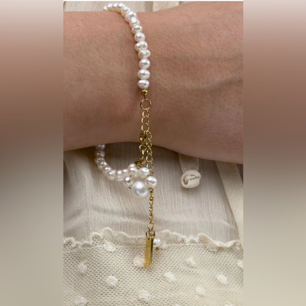 Oshena Beachwear freshwater genuine‎ Calla Pearl Bracelet with cat paw charm